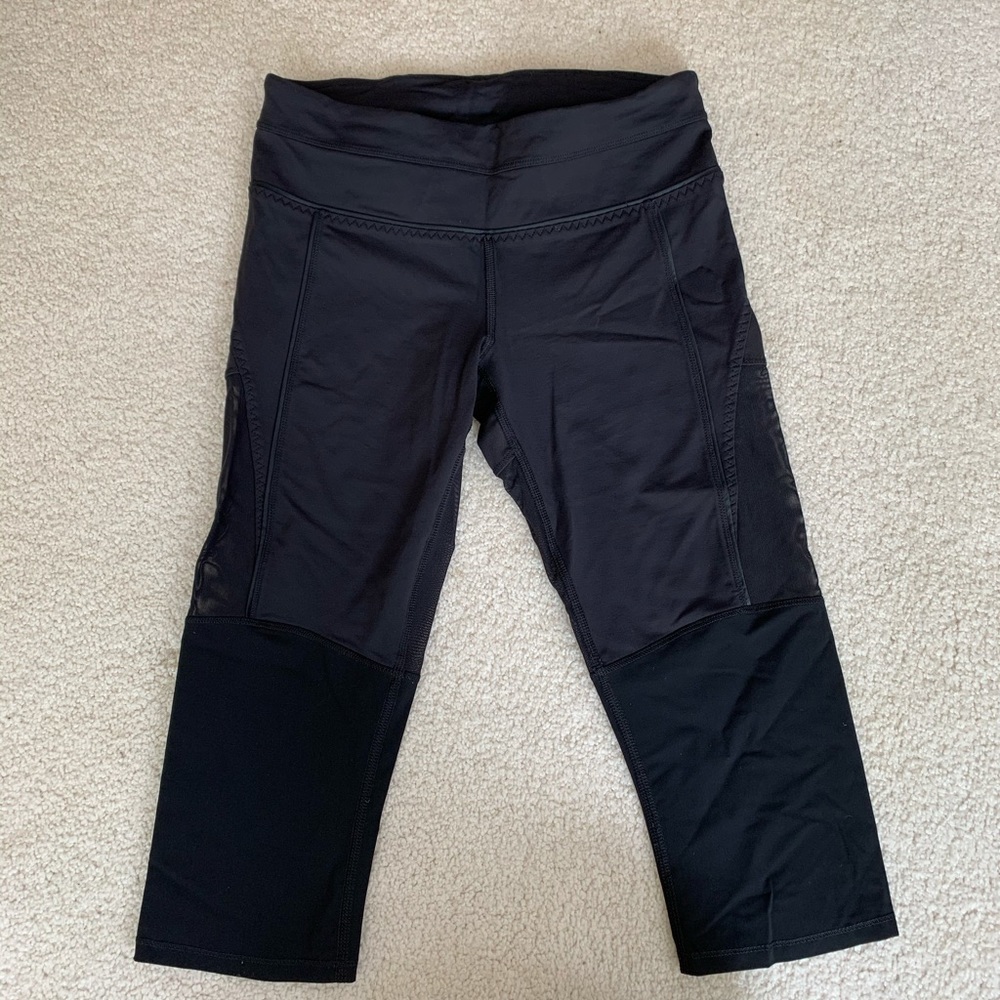 Lululemon mesh cropped black leggings sz. 6